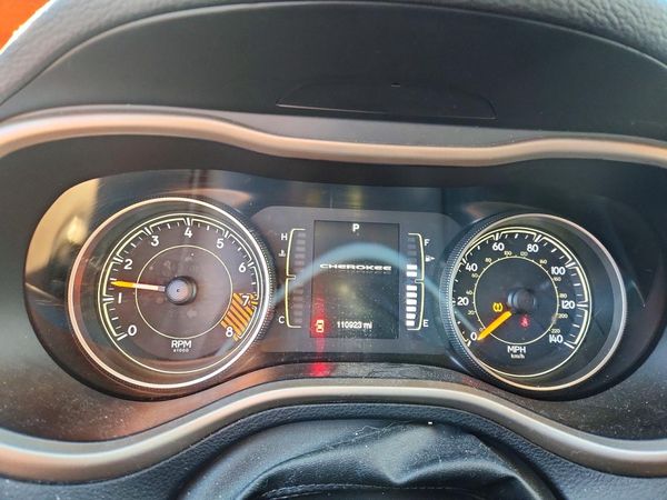 2015 JEEP CHEROKEE LATITUDE 4X4