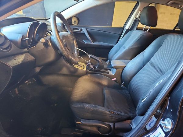 2012 MAZDA 3 Touring/GS — DENT