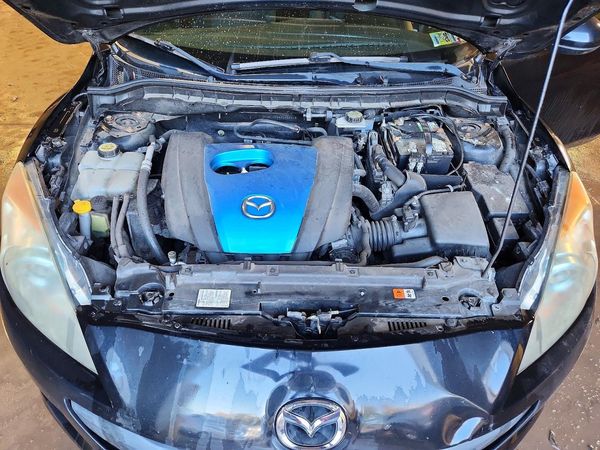 2012 MAZDA 3 Touring/GS — Engine bay