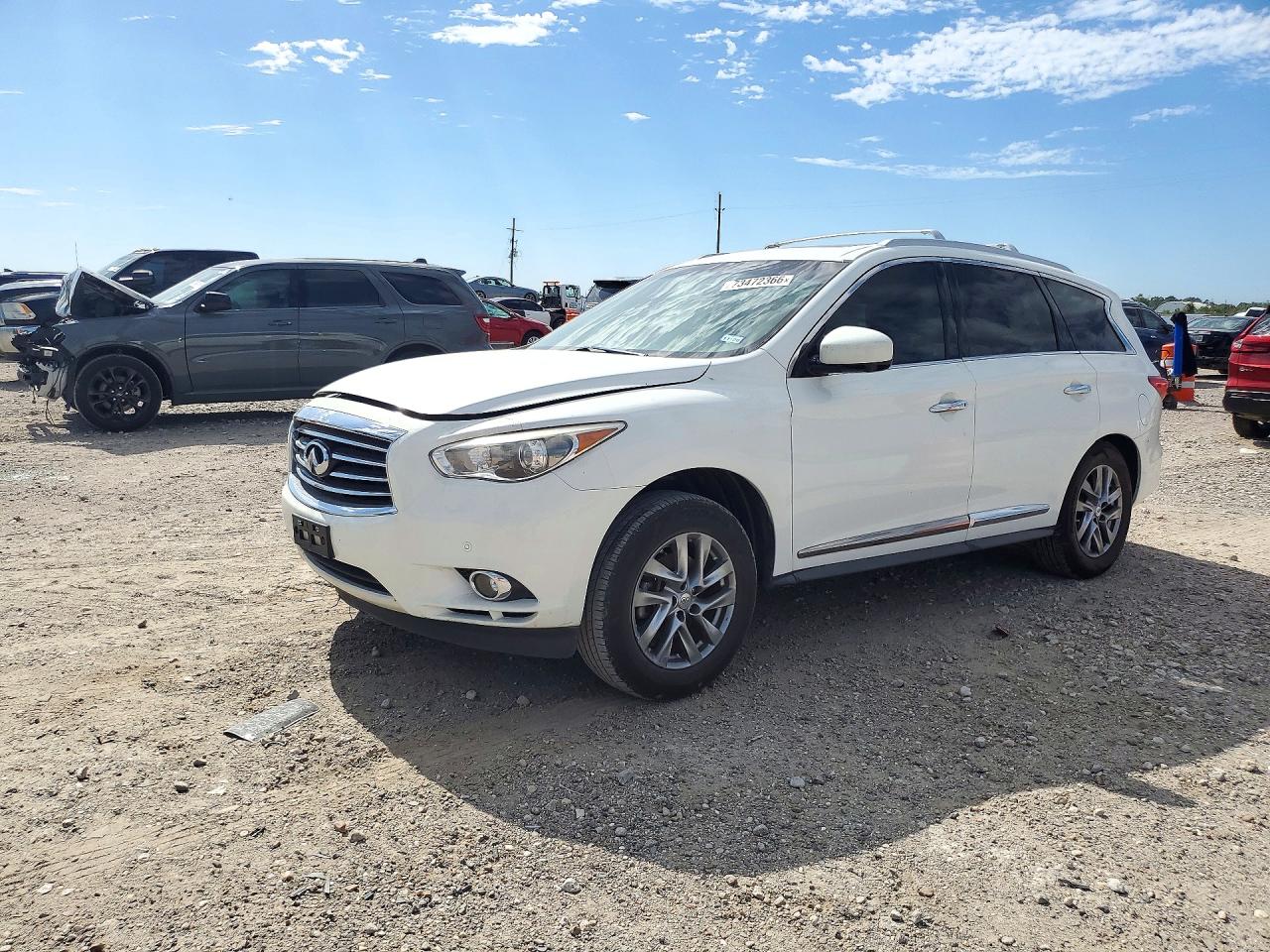 2013 INFINITI JX35 — Front 3/4