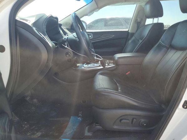 2013 INFINITI JX35 — DENT