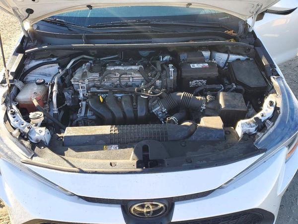 2022 TOYOTA COROLLA LE — Engine bay