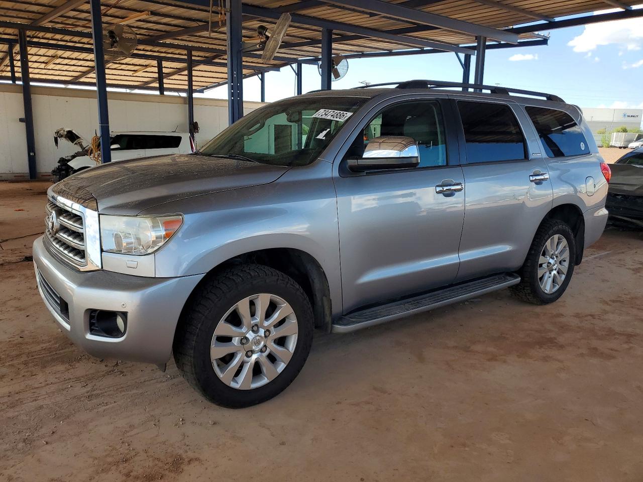 2014 TOYOTA SEQUOIA Platinum Grade — Front 3/4