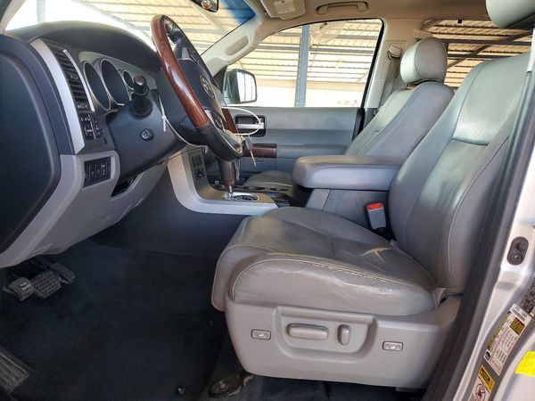 2014 TOYOTA SEQUOIA Platinum Grade — DENT