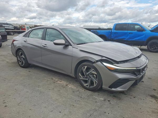 2024 HYUNDAI ELANTRA SEL w/ Convenience Pkg