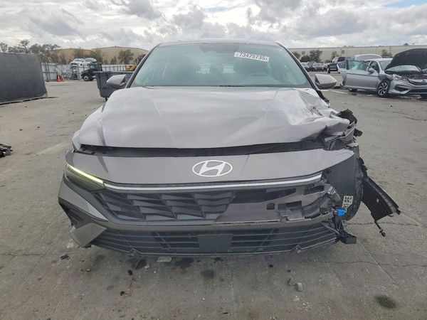 2024 HYUNDAI ELANTRA SEL w/ Convenience Pkg
