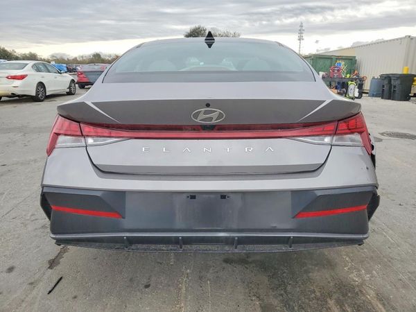 2024 HYUNDAI ELANTRA SEL w/ Convenience Pkg
