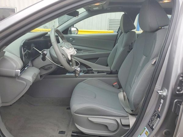2024 HYUNDAI ELANTRA SEL w/ Convenience Pkg