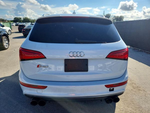 2015 AUDI SQ5 Premium Plus — DIRR