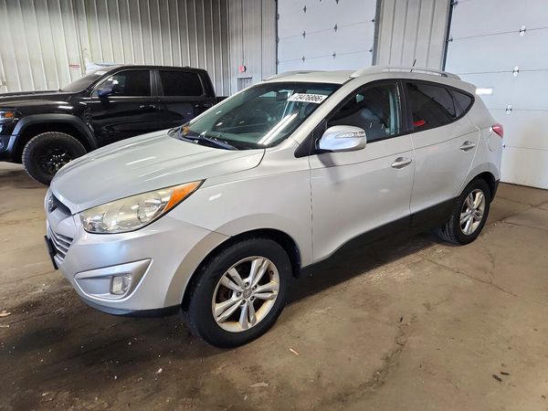 2013 HYUNDAI TUCSON — Front 3/4