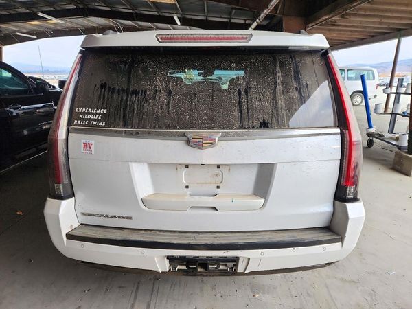 2016 CADILLAC ESCALADE ESV Luxury — DIRR
