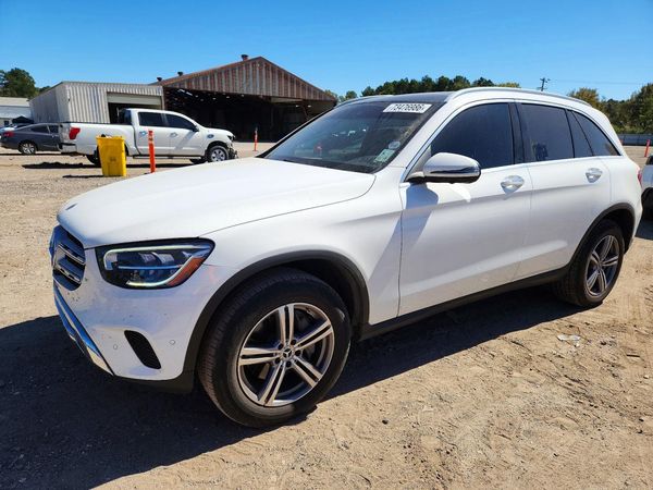 2022 MERCEDES-BENZ GLC GLC300 — Front 3/4