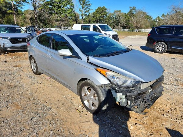 2013 HYUNDAI ELANTRA