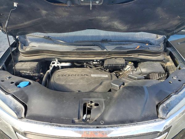 2017 HONDA PILOT EXL SENSING — Engine bay
