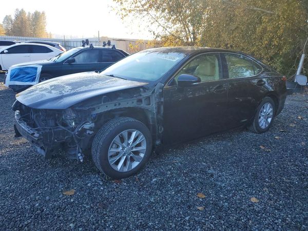 2015 LEXUS ES 300h — Front 3/4
