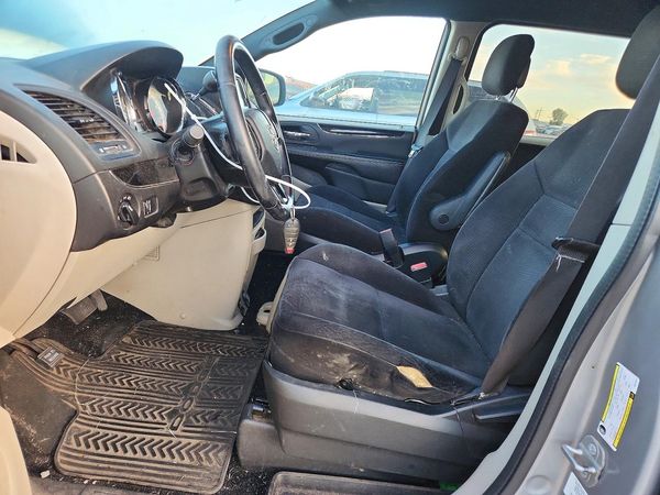 2014 DODGE GRAND CARAVAN SE — DENT