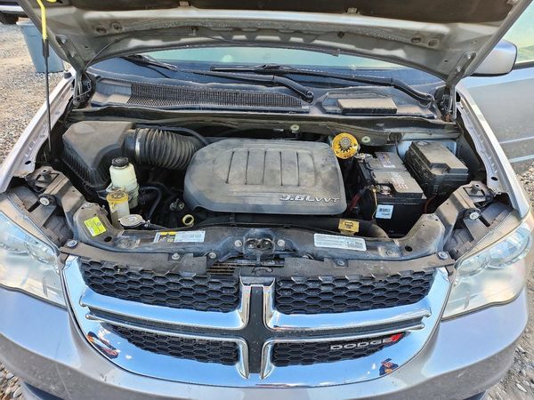 2014 DODGE GRAND CARAVAN SE — Engine bay