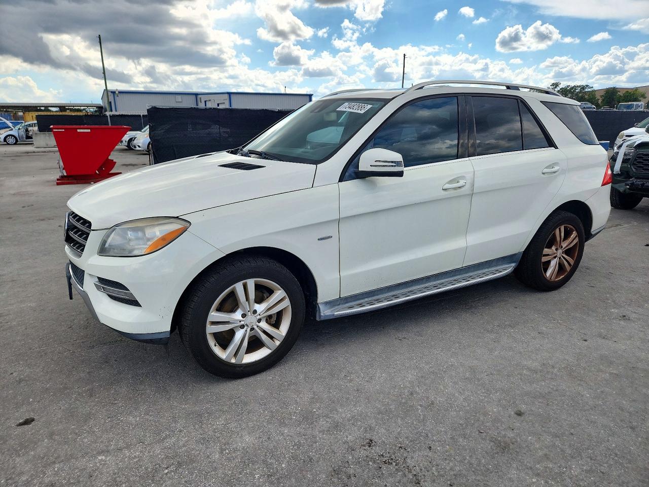 2012 MERCEDES-BENZ ML ML350 4-MATIC — Front 3/4