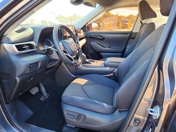2021 TOYOTA HIGHLANDER L — DENT