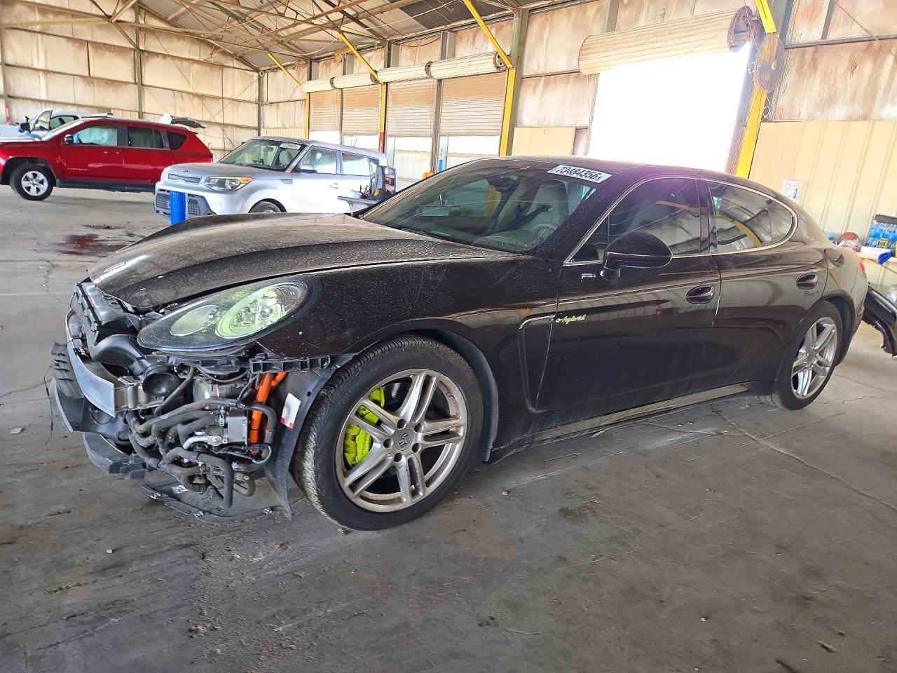2014 PORSCHE PANAMERA S Hybrid — Front 3/4