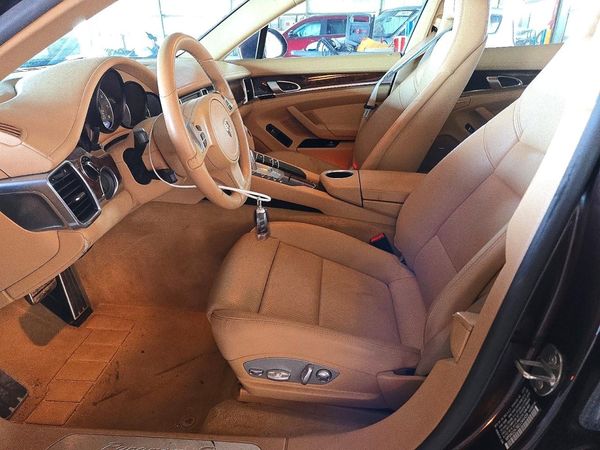 2014 PORSCHE PANAMERA S Hybrid — DENT