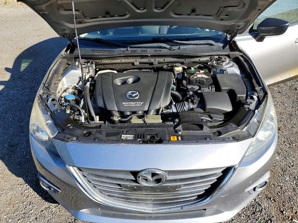 2015 MAZDA 3 Touring/GS — Engine bay