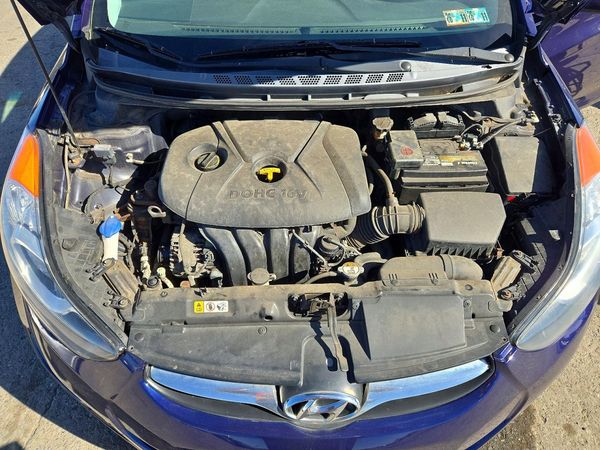 2013 HYUNDAI ELANTRA — Engine bay
