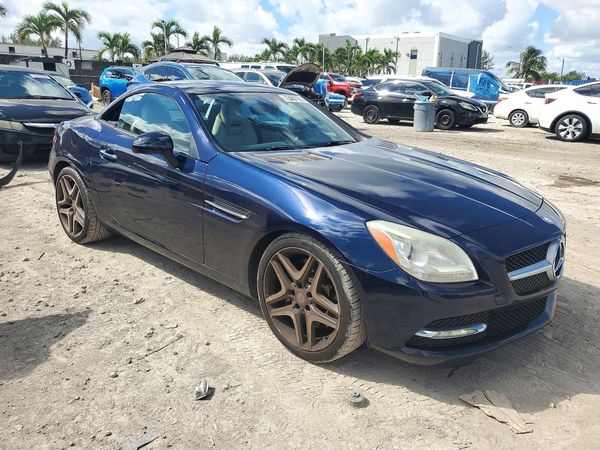 2013 MERCEDES-BENZ SLK SLK350 — Passenger 3/4