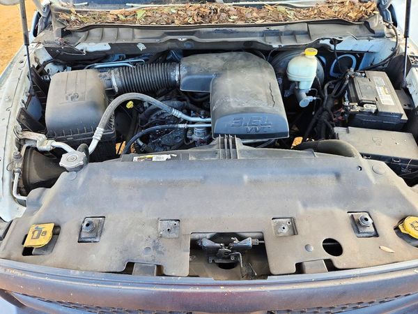2013 RAM 1500 ST REG CAB 4X2 — Engine bay