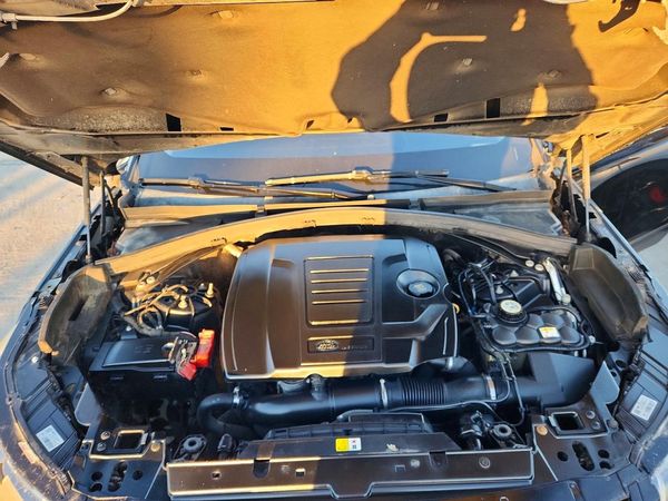 2018 LAND ROVER RANGE ROVER VELAR — Engine bay