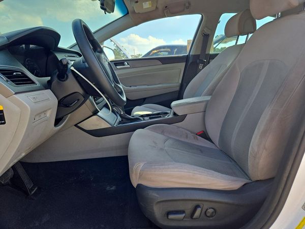 2015 HYUNDAI SONATA SE, ECO — DENT