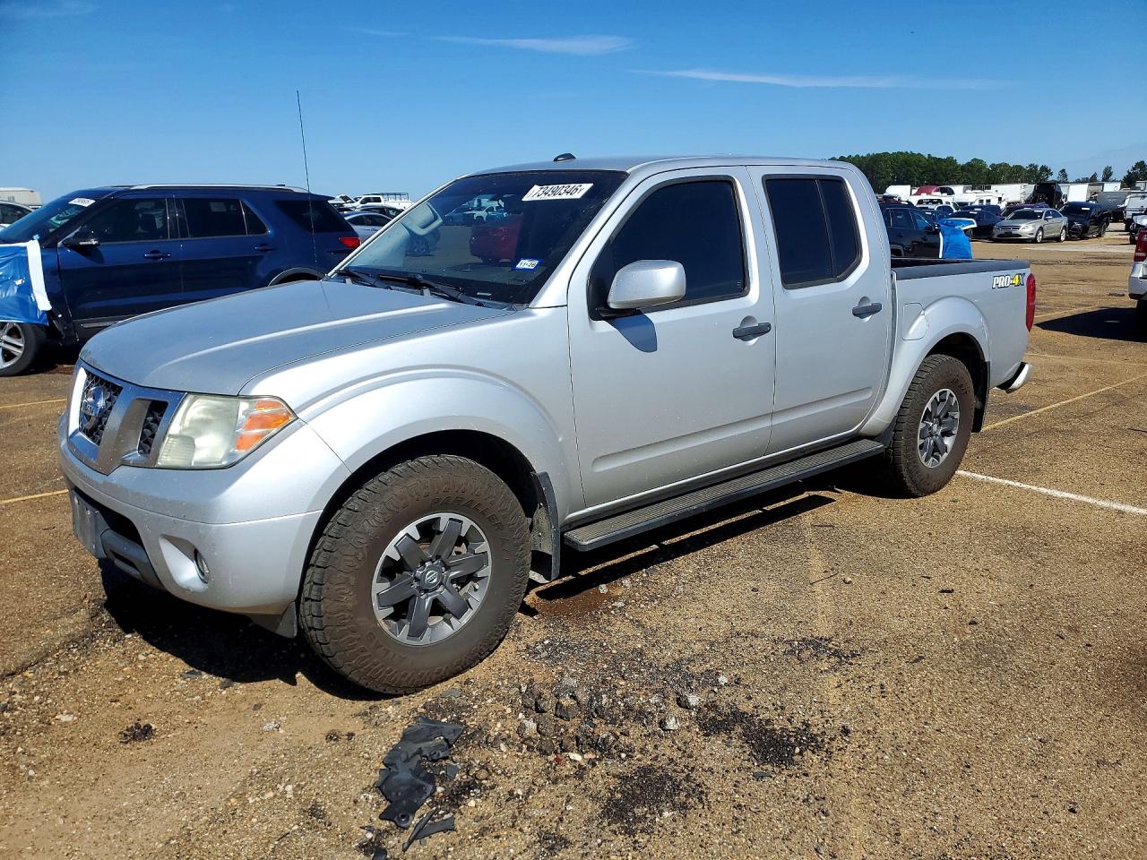 2019 NISSAN FRONTIER — Front 3/4