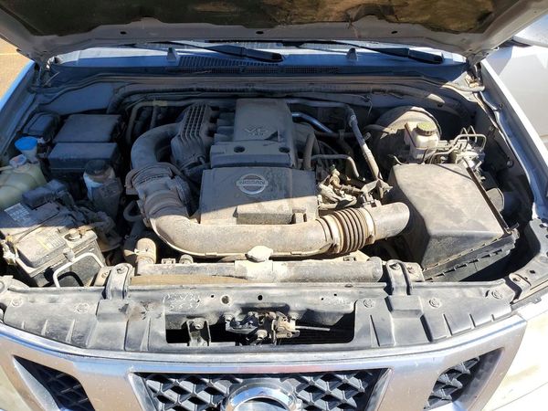 2019 NISSAN FRONTIER — Engine bay