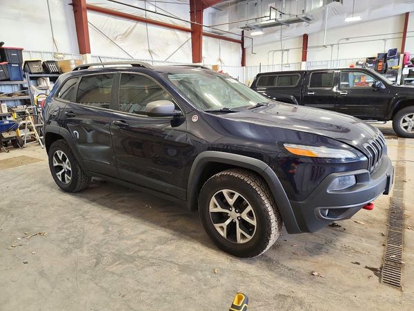 2015 JEEP CHEROKEE Trailhawk — Passenger 3/4