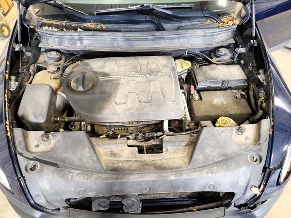 2015 JEEP CHEROKEE Trailhawk — Engine bay