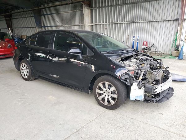 2021 TOYOTA COROLLA LE — Passenger 3/4