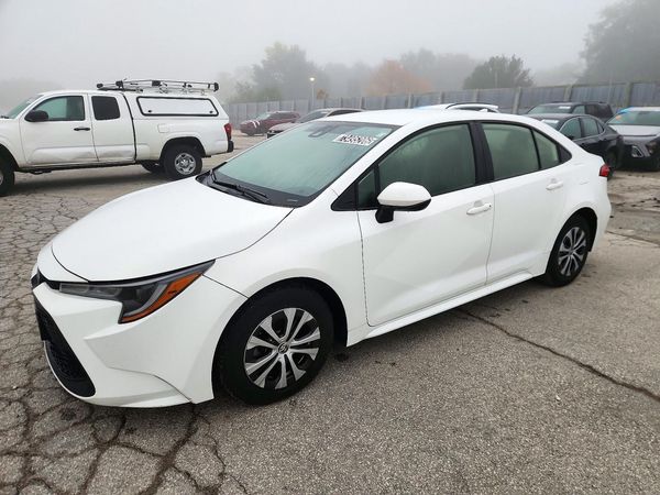 2022 TOYOTA COROLLA LE — Front 3/4