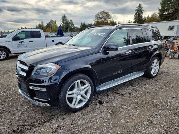 2016 MERCEDES-BENZ GL GL550-4M — Front 3/4