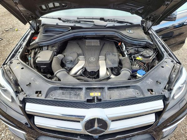 2016 MERCEDES-BENZ GL GL550-4M — Engine bay