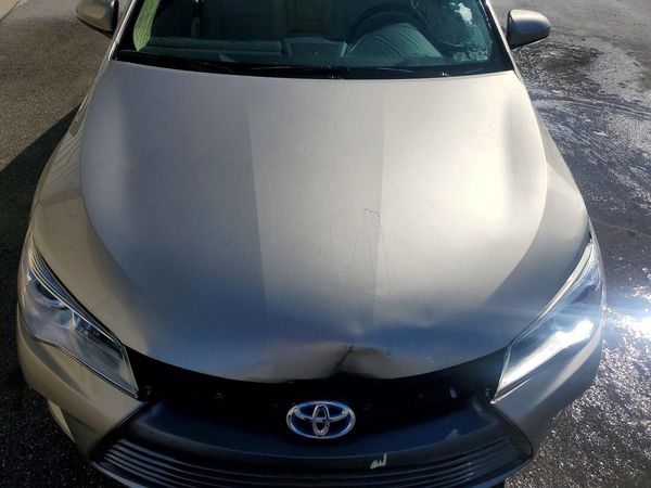 2015 TOYOTA CAMRY Hybrid — Engine bay