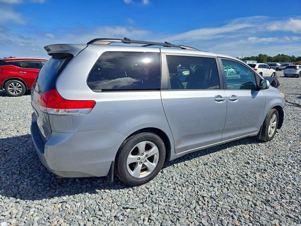 2013 TOYOTA SIENNA — PSRA
