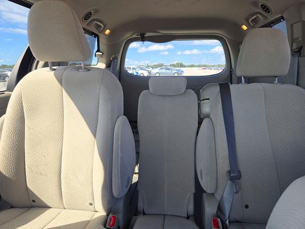 2013 TOYOTA SIENNA — SUVN
