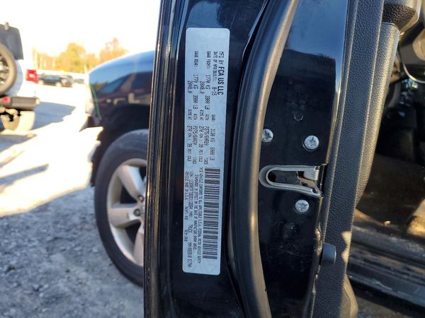 2016 RAM 1500 ST — VINS