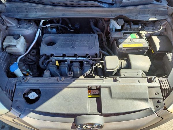 2013 HYUNDAI TUCSON — Engine bay