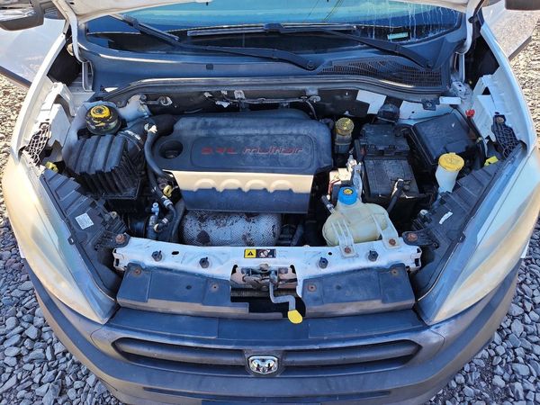 2016 RAM PROMASTER CITY ST — Engine bay