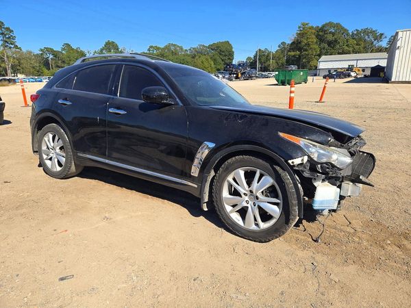 2013 INFINITI FX37 — Passenger 3/4