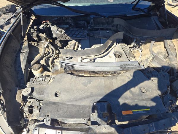 2013 INFINITI FX37 — Engine bay