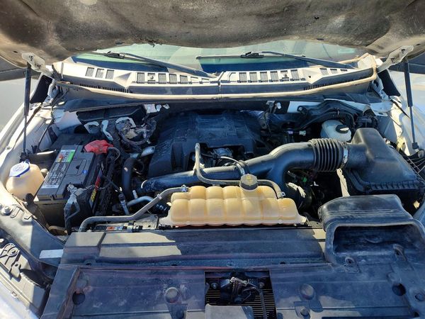2018 FORD F150 — Engine bay