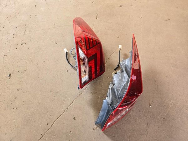 2019 HYUNDAI ELANTRA — LOOS