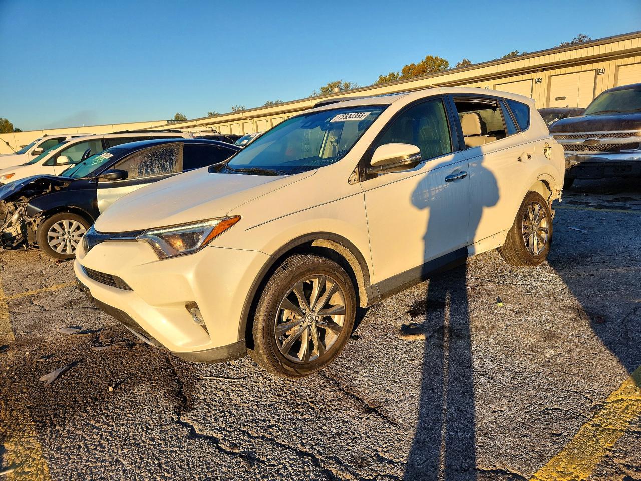 2018 TOYOTA RAV4 Ltd/Platinum — Front 3/4